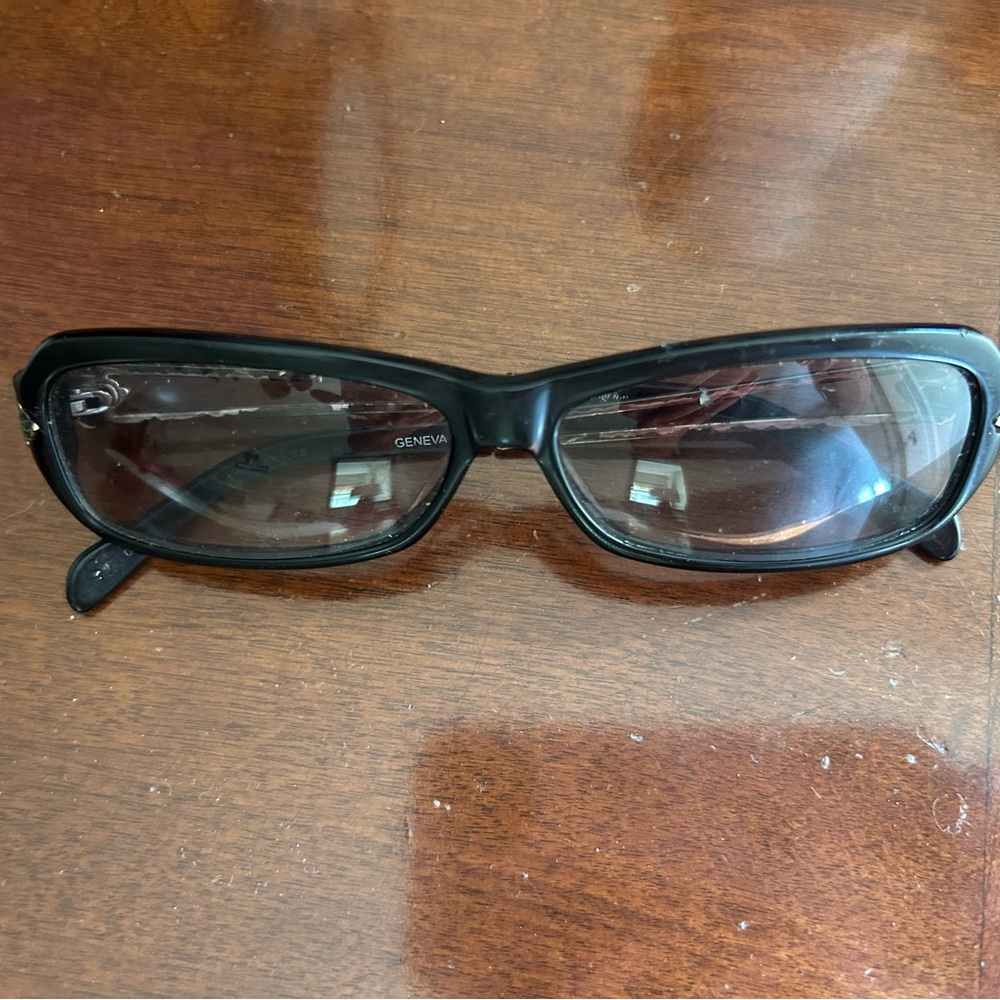 Geneva Sleek Black Eyewear vintage